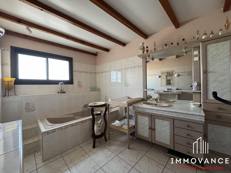 Maison - 296 m² - 10 pièces