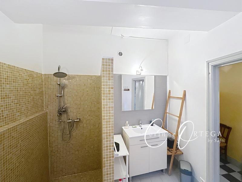 Maison - 220 m² - 7 pièces