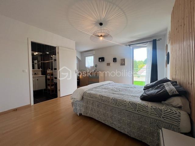 Pavillon - 150 m² - 6 pièces