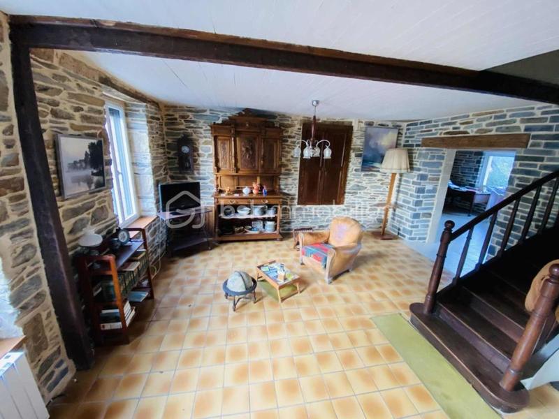 Maison en pierre - 1 638 m² - 10 pièces