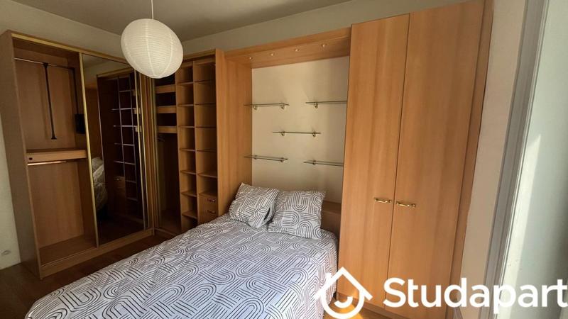 Chambre - 13 m² - 1 pièce