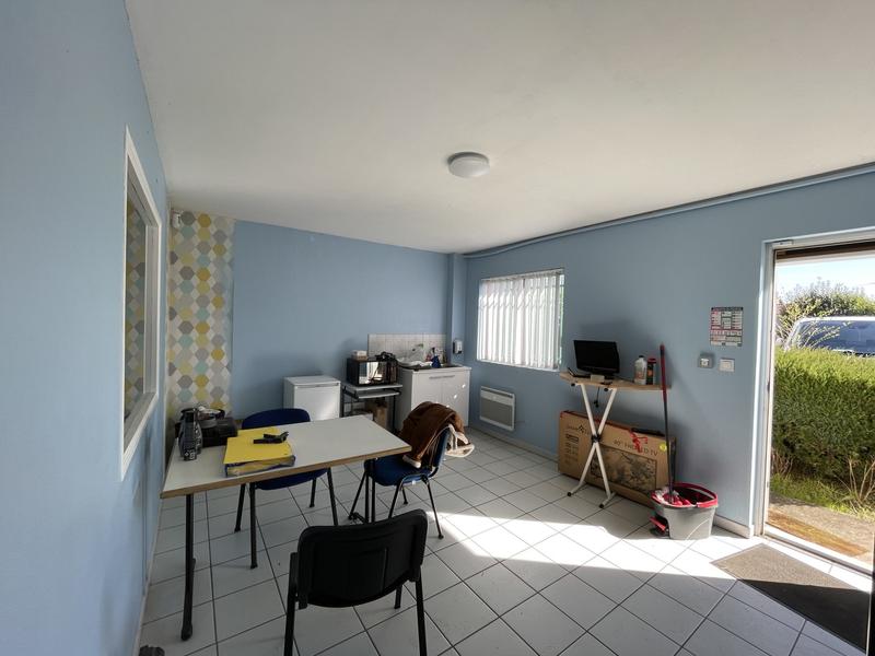 Local d'activités - 200 m² - 4 pièces