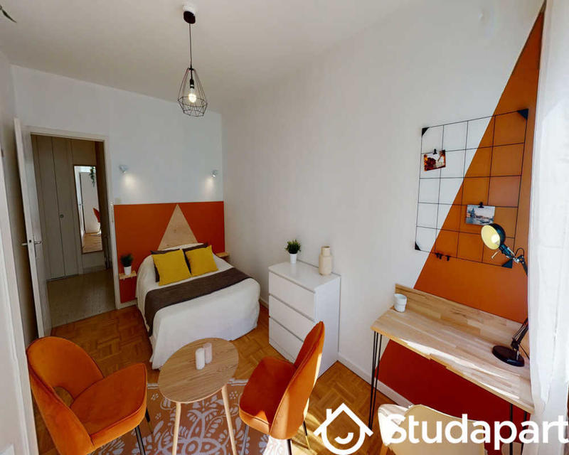 Chambre - 90 m² - 1 pièce