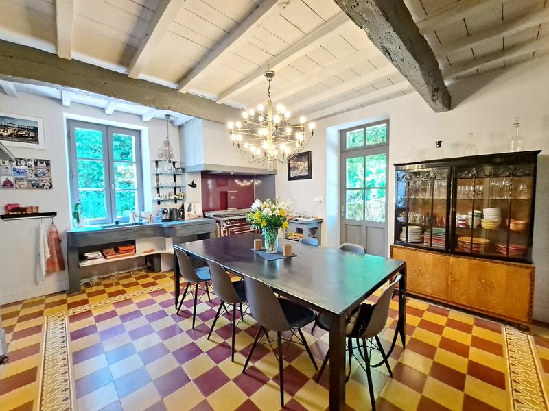 Maison - 362 m² - 9 pièces