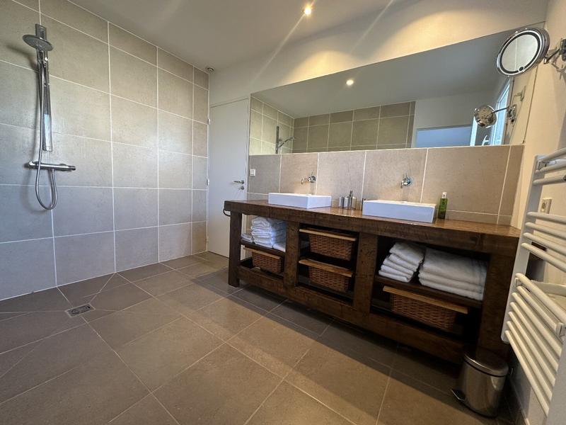 Villa - 212 m² - 6 pièces