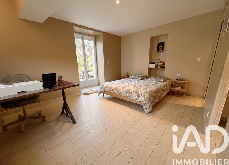 Maison - 222 m² - 6 pièces
