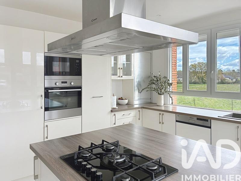 Maison - 226 m² - 8 pièces