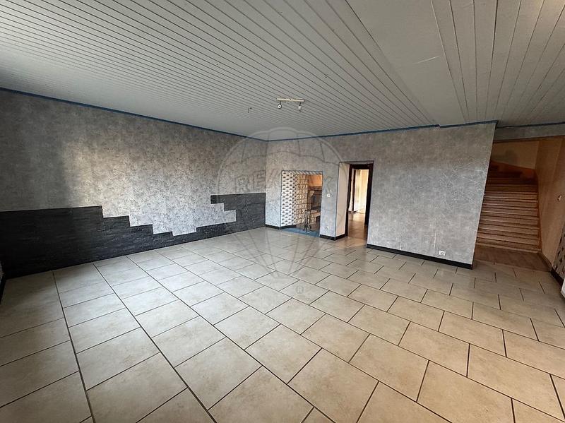 Maison - 240 m² - 7 pièces