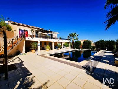 Maison - 235 m² - 5 pièces