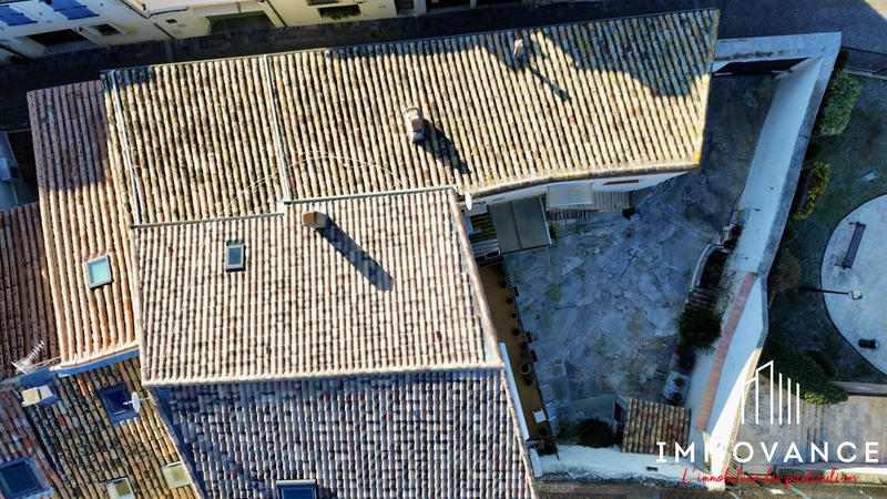 Maison - 296 m² - 10 pièces