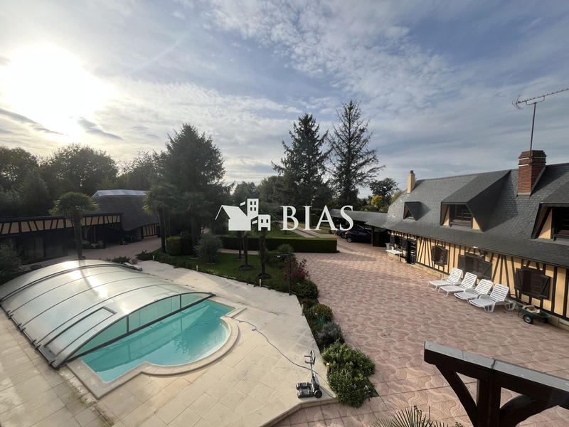 Maison - 360 m² - 6 pièces