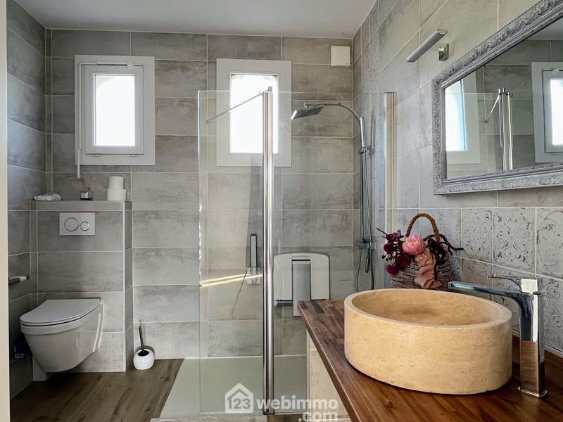 Maison - 185 m² - 5 pièces