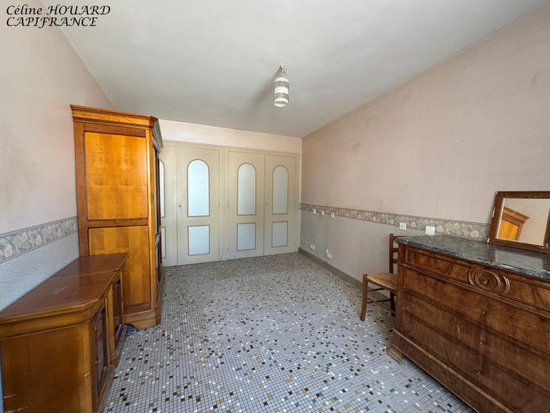 Maison - 236 m² - 7 pièces