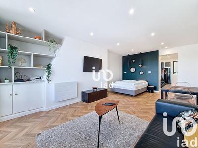 Studio - 40 m² - 2 pièces