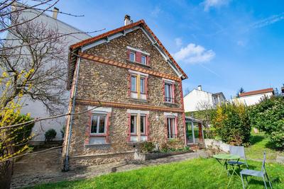 Maison - 205 m² - 10 pièces