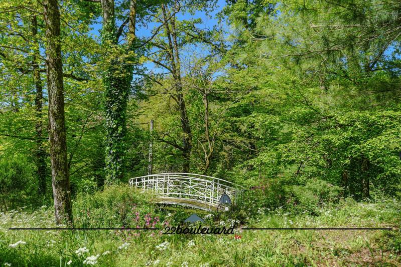 Maison - 220 m² - 7 pièces