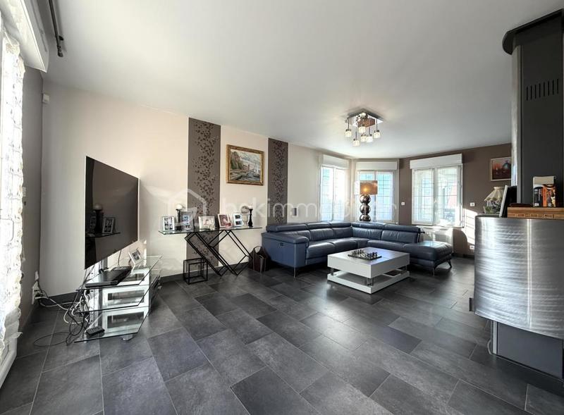 Maison - 205 m² - 8 pièces