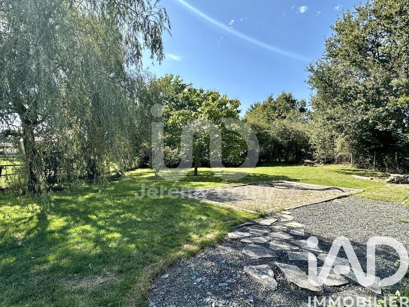 Maison - 243 m² - 7 pièces