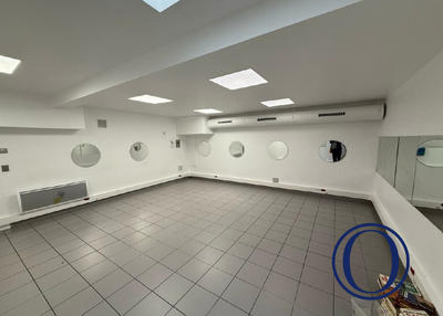 Local commercial - 203 m²