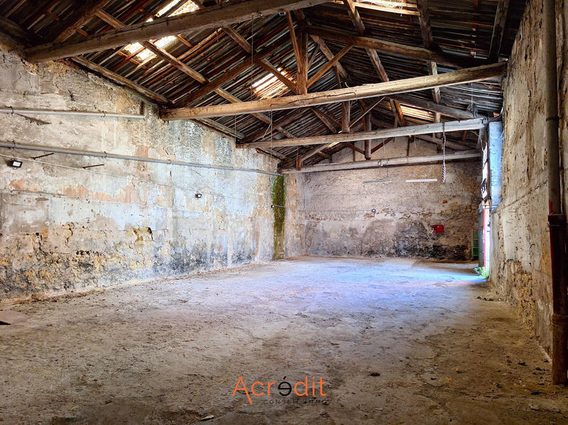 Parking / Garage - 333 m²