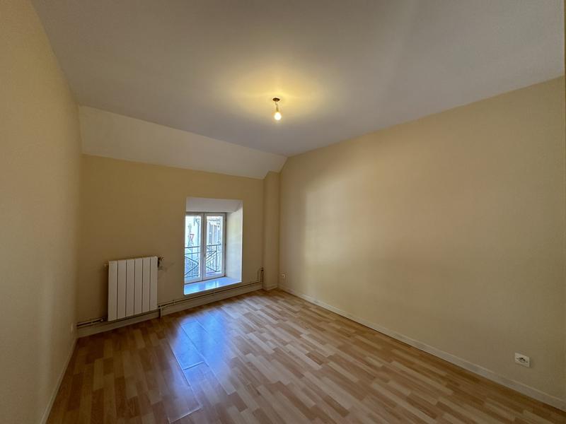 Maison ancienne - 151 m² - 8 pièces