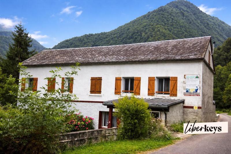 Propriété - 300 m² - 15 pièces