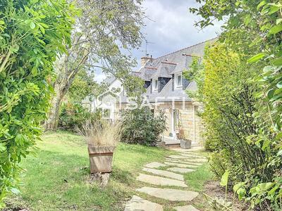 Maison - 207 m² - 8 pièces