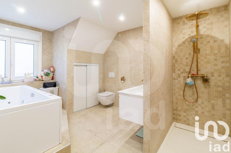 Maison - 170 m² - 6 pièces