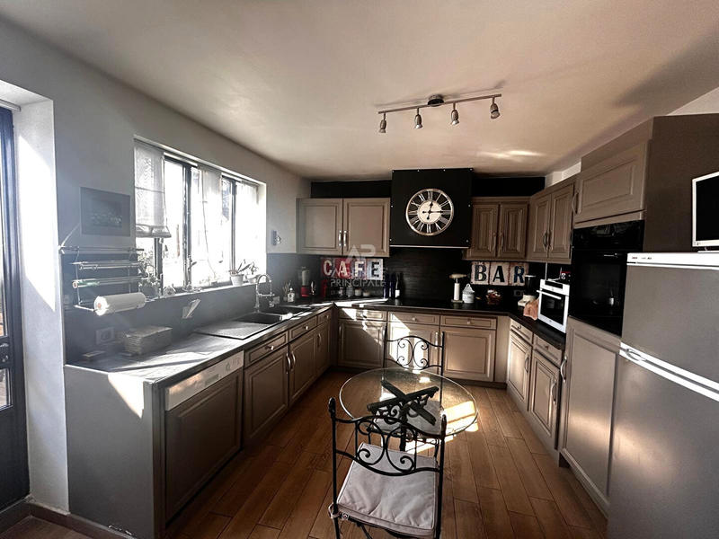 Maison - 121 m² - 6 pièces