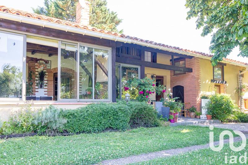 Maison - 370 m² - 8 pièces