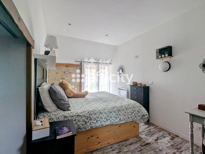 Maison - 335 m² - 10 pièces