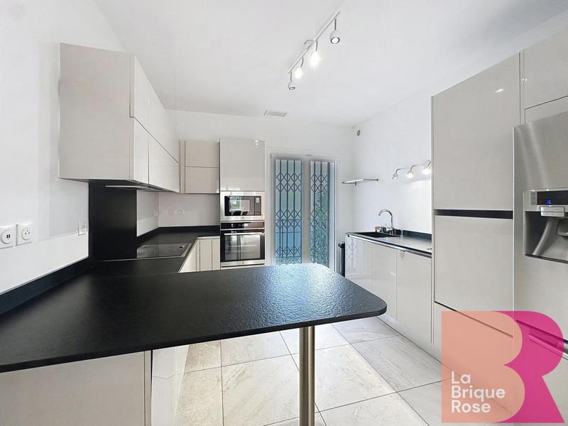 Maison - 200 m² - 9 pièces