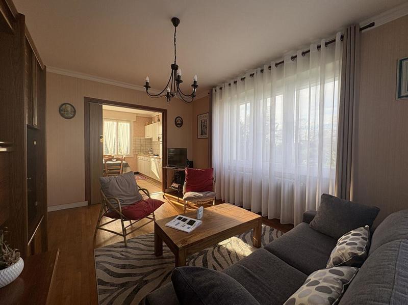 Maison - 92 m² - 6 pièces