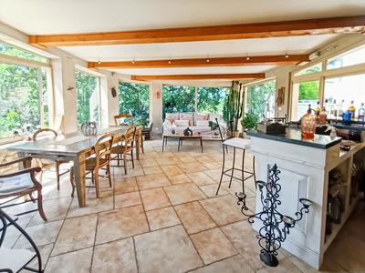 Maison - 262 m² - 8 pièces