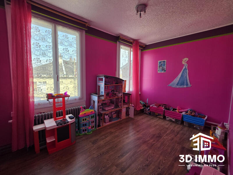 Maison - 190 m² - 12 pièces