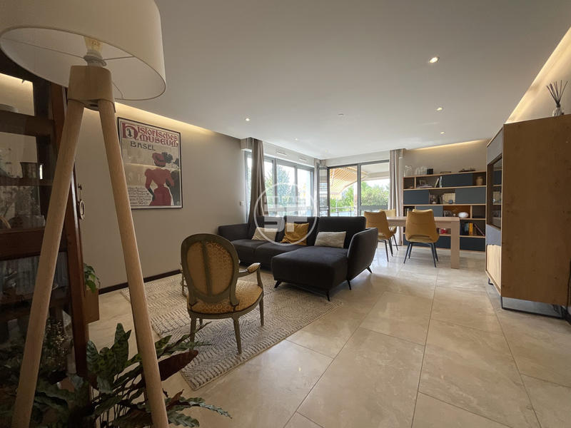 Appartement - 105 m² - 4 pièces