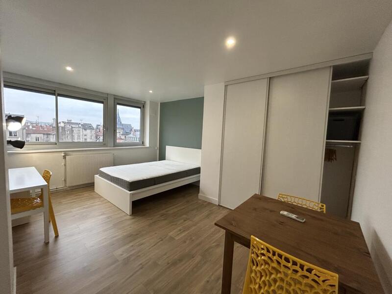 Appartement - 110 m² - 6 pièces