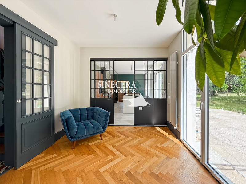 Maison - 360 m² - 14 pièces