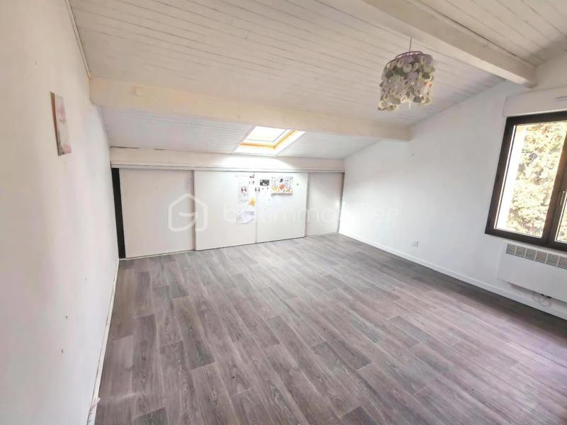 Maison traditionnelle - 146 m² - 8 pièces