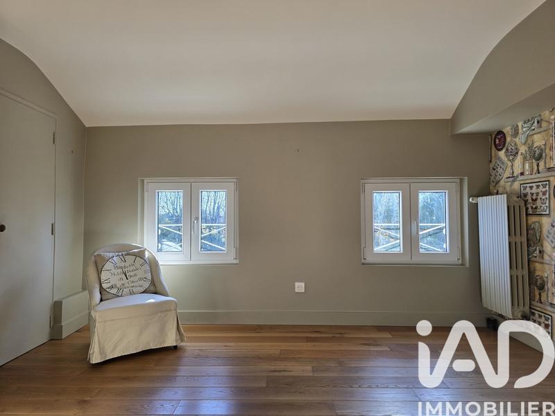 Maison - 250 m² - 10 pièces