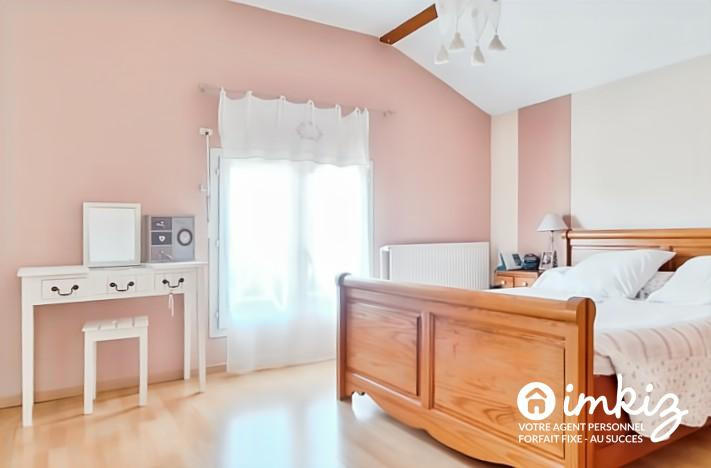 Maison - 190 m² - 8 pièces