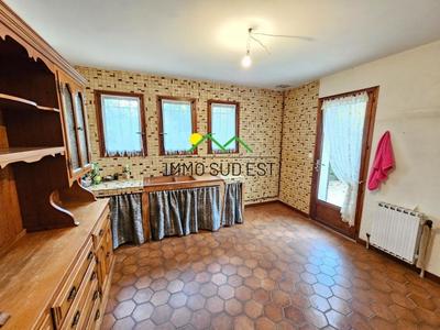 Maison - 99 m² - 5 pièces