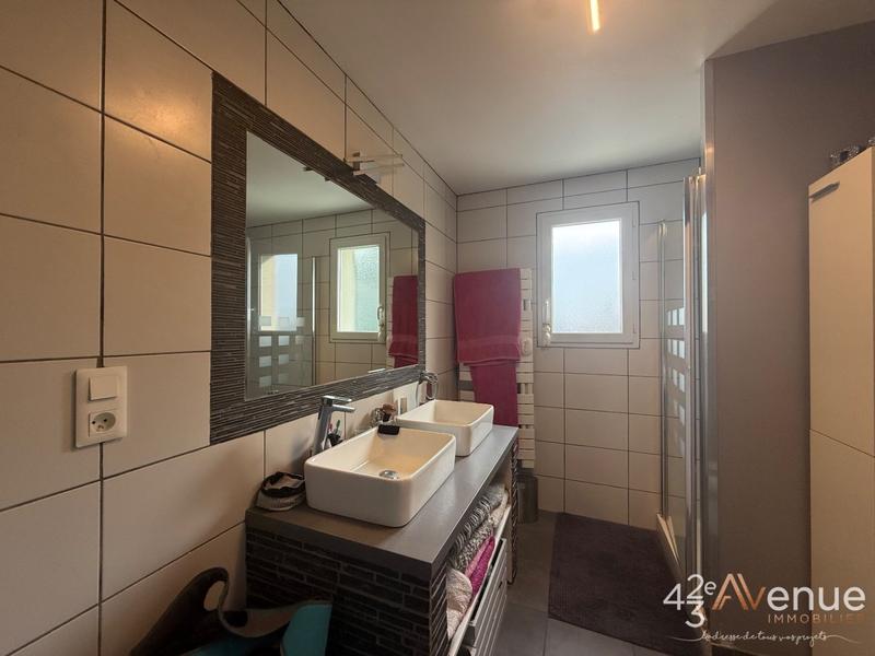 Maison - 98 m² - 5 pièces