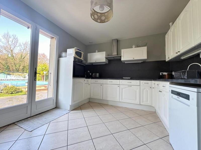 Pavillon - 140 m² - 6 pièces