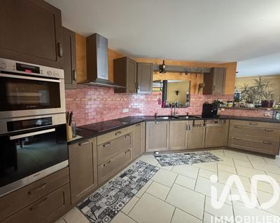 Maison - 213 m² - 7 pièces