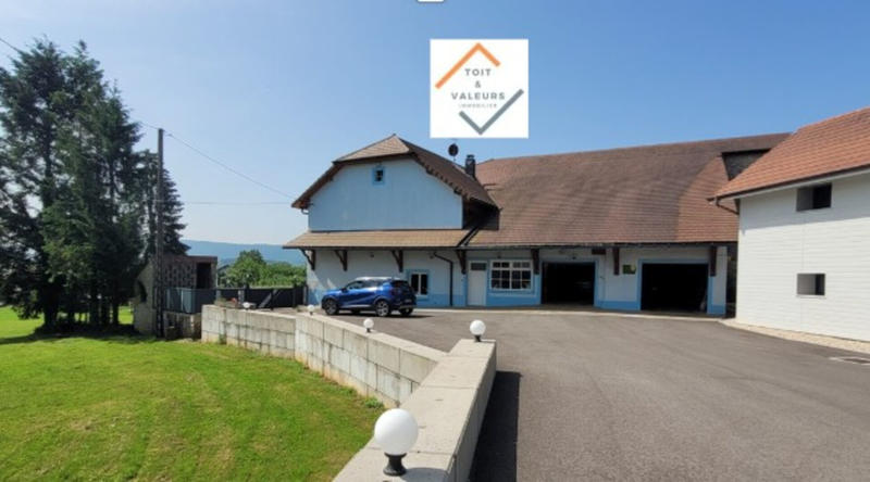 Maison - 201 m² - 7 pièces