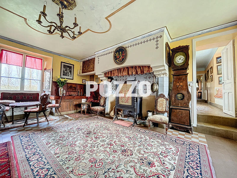 Maison - 439 m² - 16 pièces