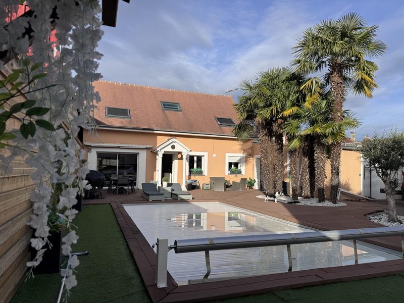 Maison - 110 m² - 6 pièces