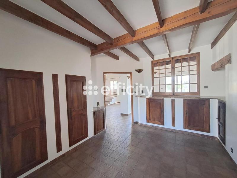 Villa - 235 m² - 6 pièces