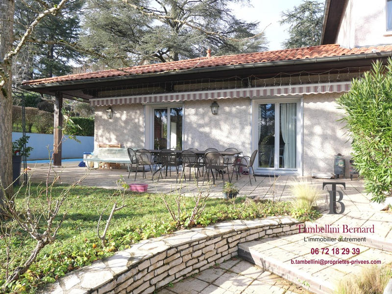 Demeure - 185 m² - 7 pièces